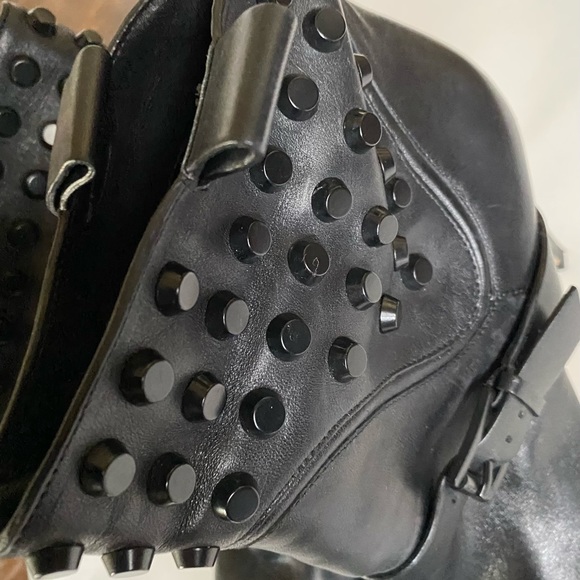 Michael Kors leather and studs - Picture 6 of 11